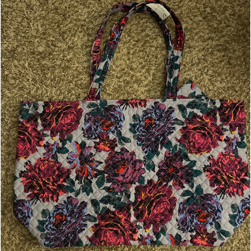 vera bradley grand tote with pouch- new with tags